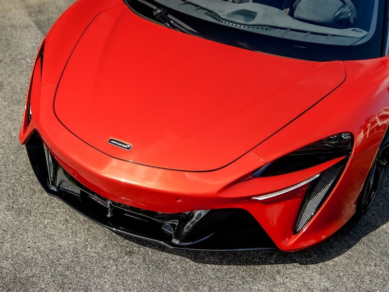 2023 McLaren Artura - Photo 7 - Bonita Springs, FL 34134