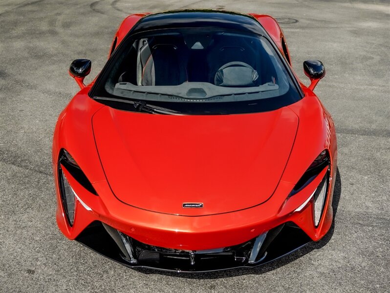 2023 McLaren Artura - Photo 5 - Bonita Springs, FL 34134