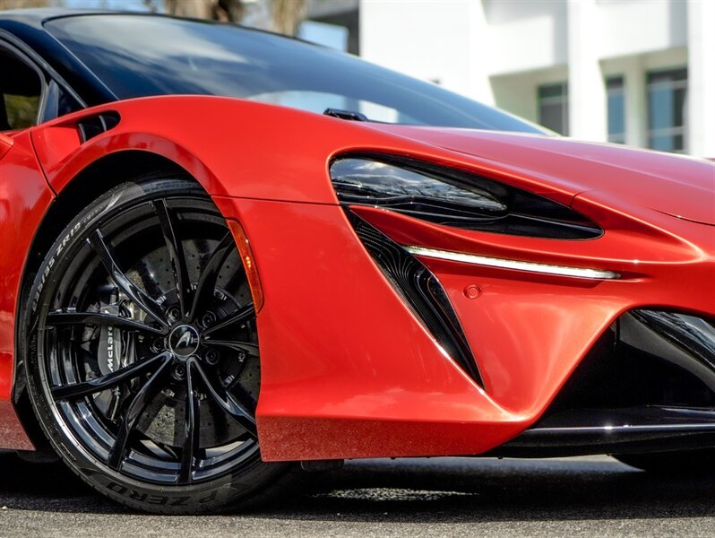 2023 McLaren Artura - Photo 61 - Bonita Springs, FL 34134