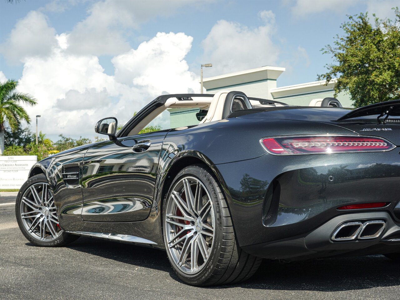 2020 Mercedes-Benz AMG GT C   - Photo 33 - Bonita Springs, FL 34134