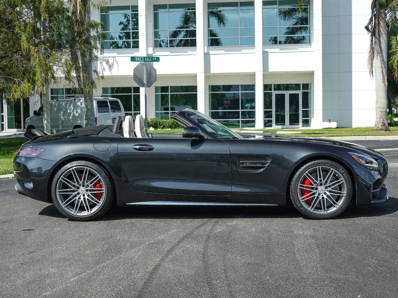 2020 Mercedes-Benz AMG GT C   - Photo 19 - Bonita Springs, FL 34134