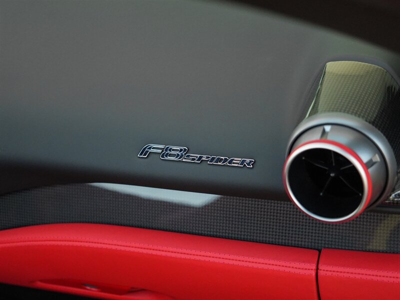 2022 Ferrari F8 Spider   - Photo 37 - Bonita Springs, FL 34134
