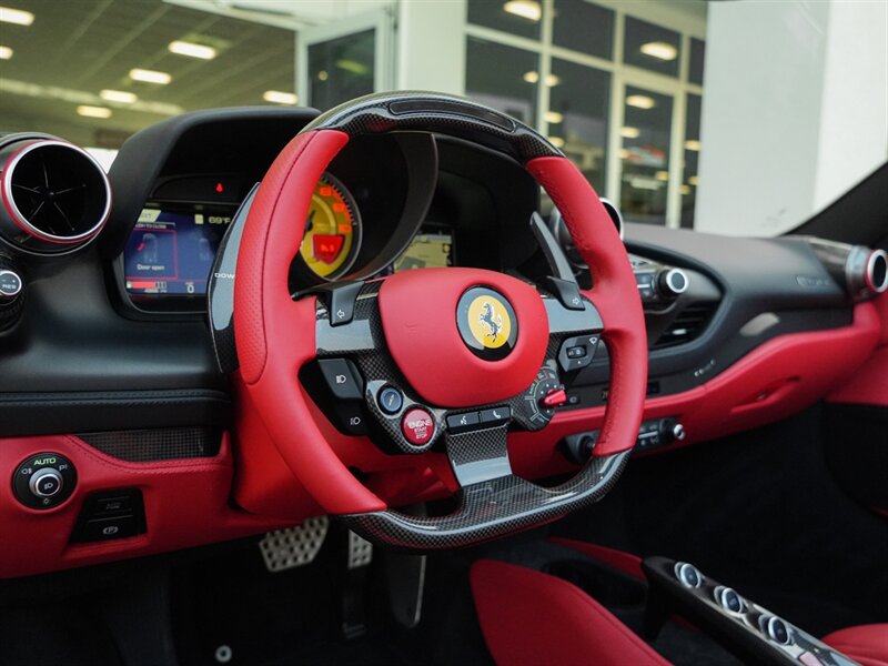 2022 Ferrari F8 Spider   - Photo 11 - Bonita Springs, FL 34134