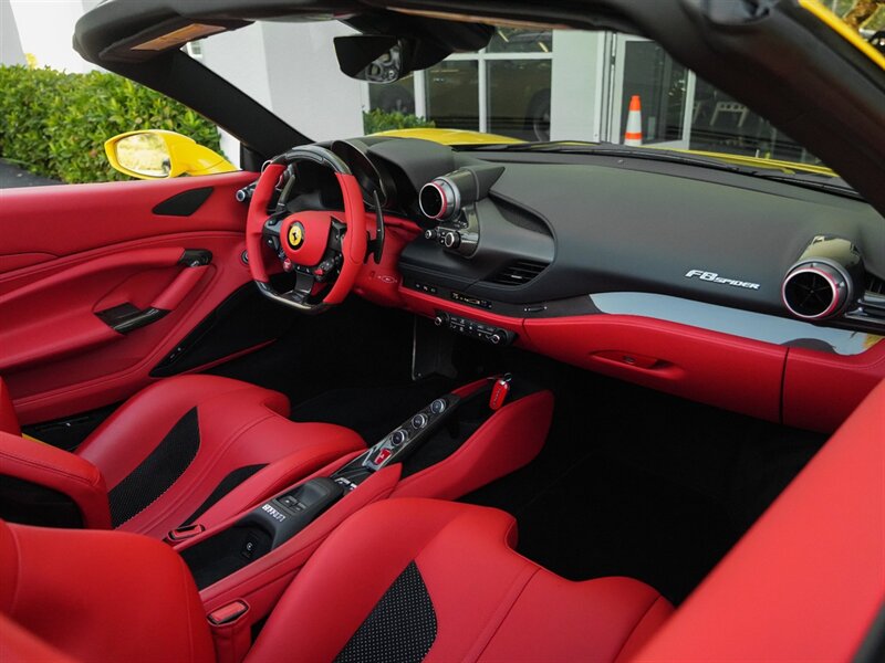 2022 Ferrari F8 Spider   - Photo 29 - Bonita Springs, FL 34134