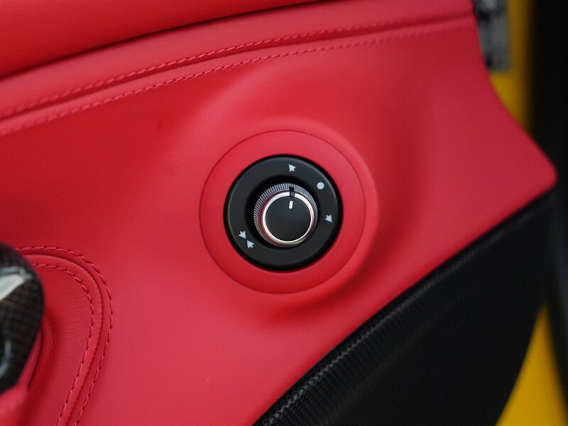 2022 Ferrari F8 Spider   - Photo 27 - Bonita Springs, FL 34134