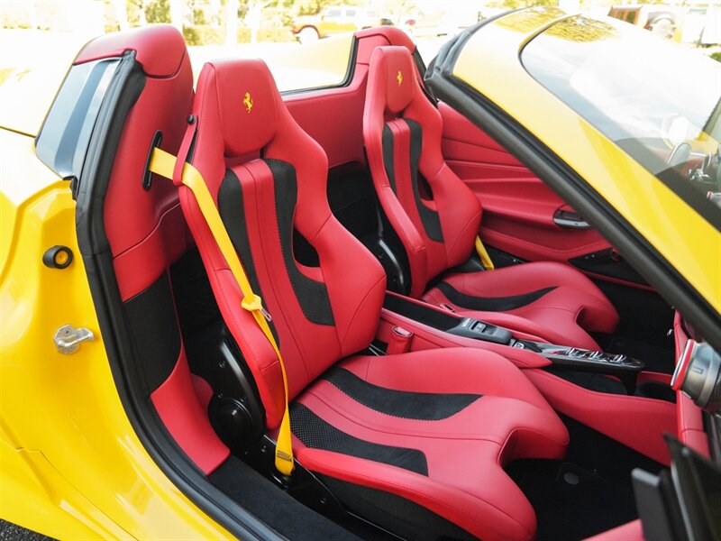 2022 Ferrari F8 Spider   - Photo 33 - Bonita Springs, FL 34134