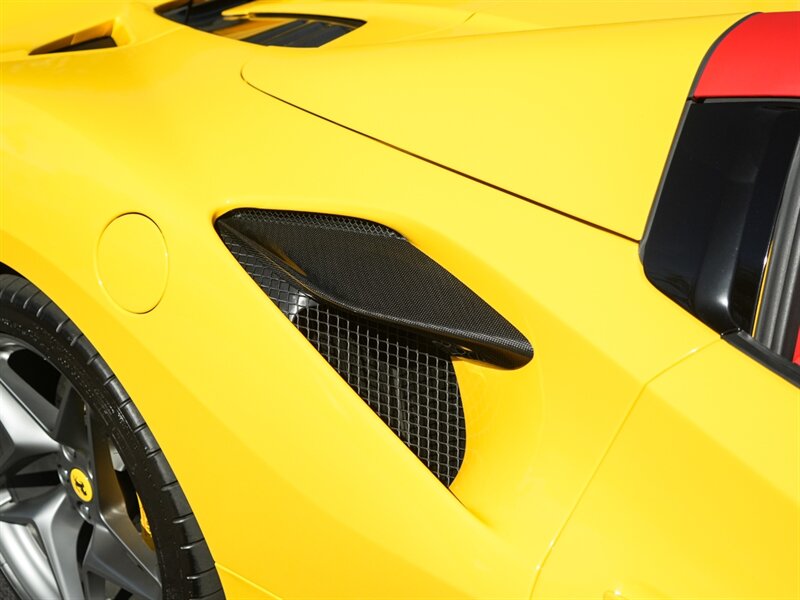 2022 Ferrari F8 Spider   - Photo 70 - Bonita Springs, FL 34134