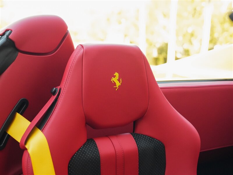 2022 Ferrari F8 Spider   - Photo 35 - Bonita Springs, FL 34134