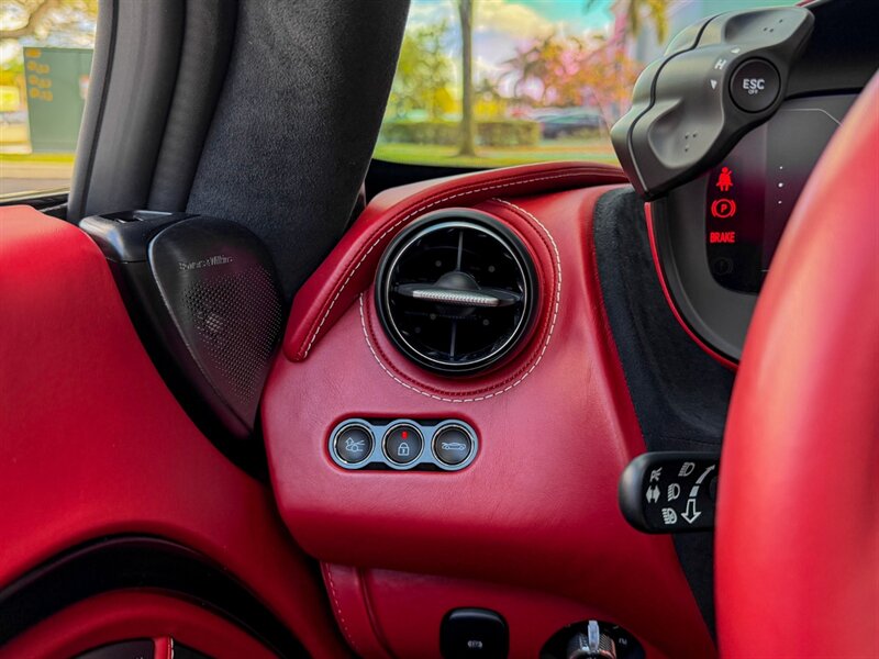 2024 McLaren 750S Spider   - Photo 25 - Bonita Springs, FL 34134