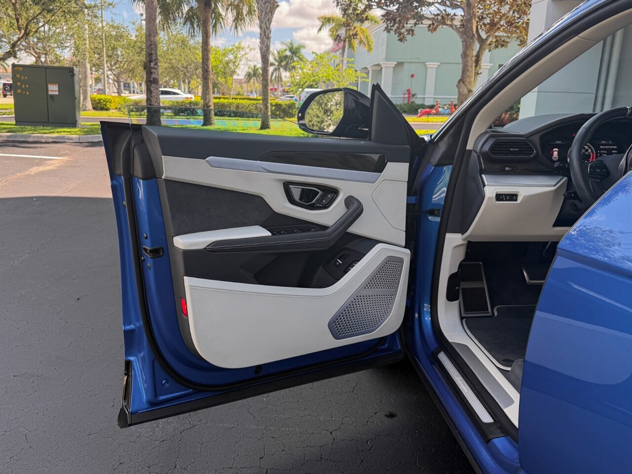 2021 Lamborghini Urus   - Photo 25 - Bonita Springs, FL 34134