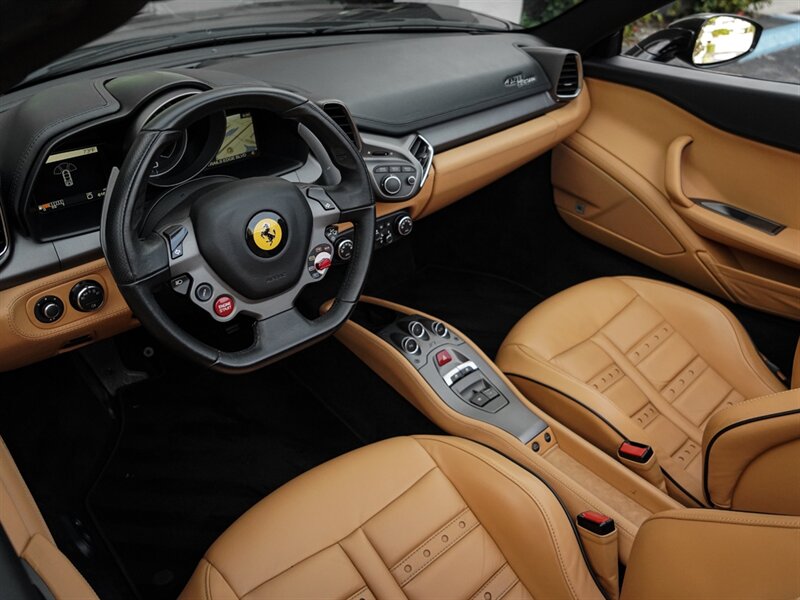 2013 Ferrari 458 Spider   - Photo 2 - Bonita Springs, FL 34134