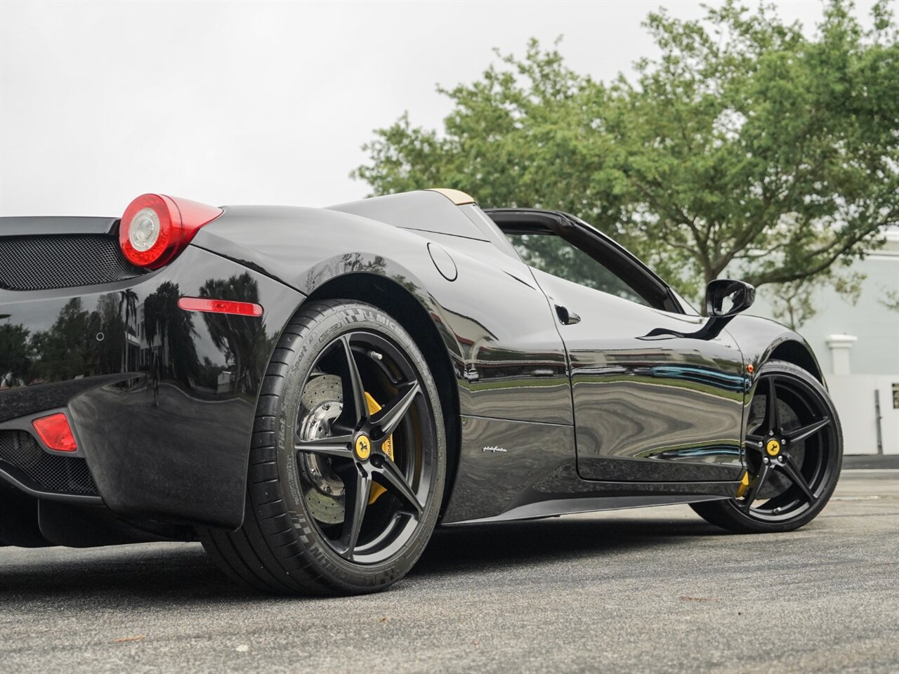 2013 Ferrari 458 Spider   - Photo 64 - Bonita Springs, FL 34134