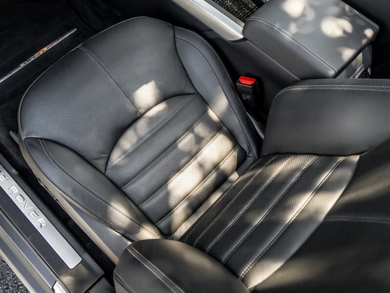 2018 Land Rover Range Rover Evoque Conver HSE Dynamic   - Photo 19 - Bonita Springs, FL 34134