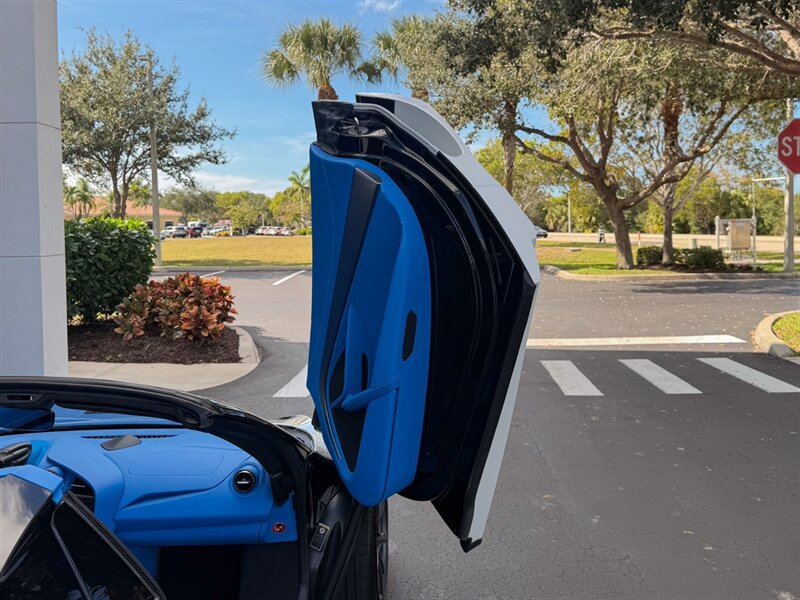 2025 McLaren 750S Spider   - Photo 37 - Bonita Springs, FL 34134