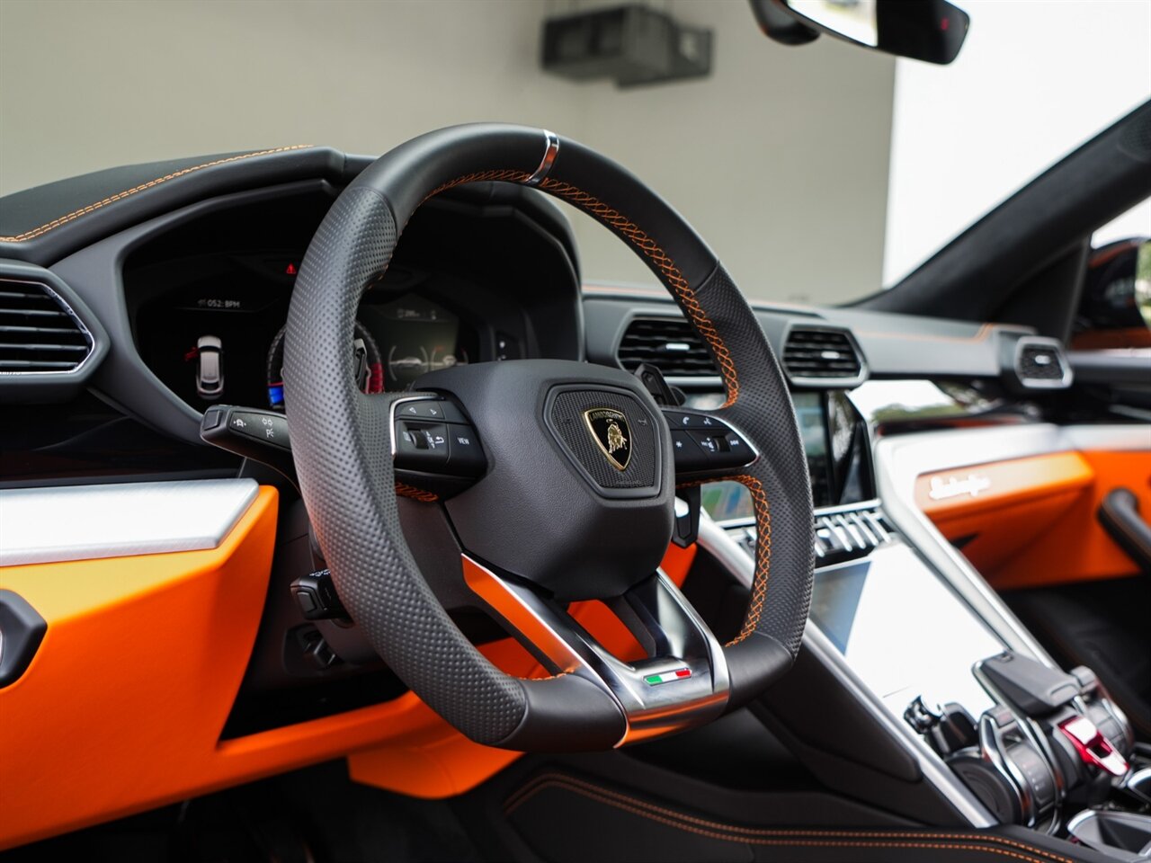 2021 Lamborghini Urus   - Photo 11 - Bonita Springs, FL 34134