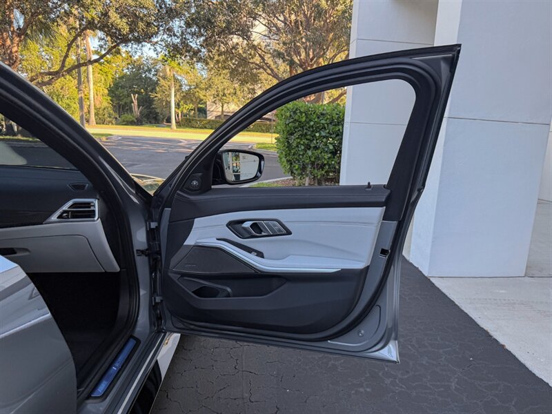 2025 BMW M3 Competition xDrive - Photo 50 - Bonita Springs, FL 34134