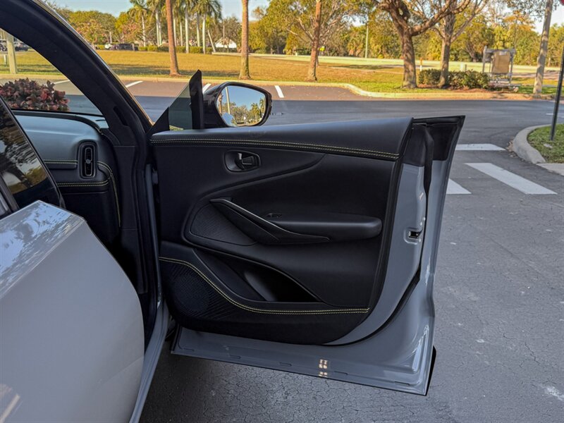 2021 Aston Martin DBX   - Photo 35 - Bonita Springs, FL 34134