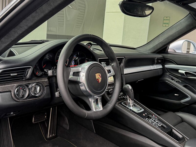 2014 Porsche 911 Turbo   - Photo 12 - Bonita Springs, FL 34134