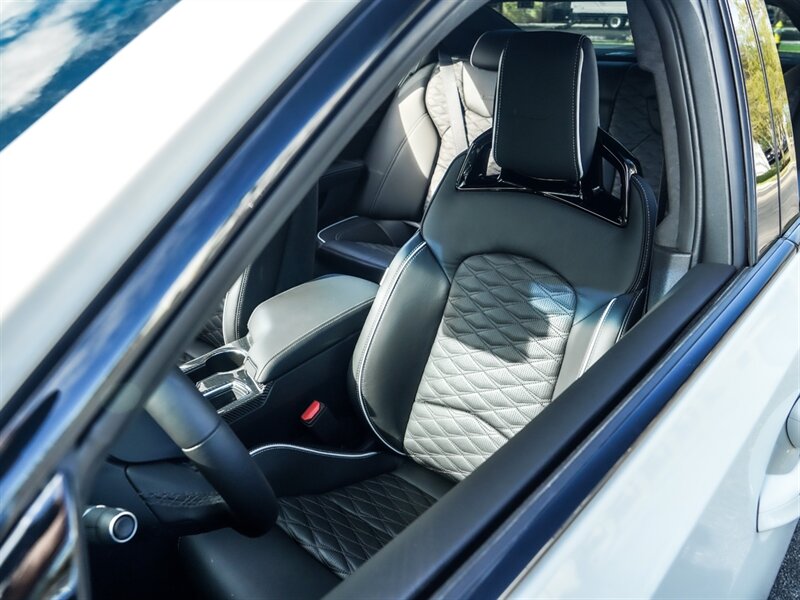 2023 Cadillac CT5-V Blackwing - Photo 8 - Bonita Springs, FL 34134