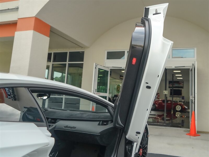 2016 Lamborghini Aventador LP 750-4 SV - Photo 23 - Bonita Springs, FL 34134
