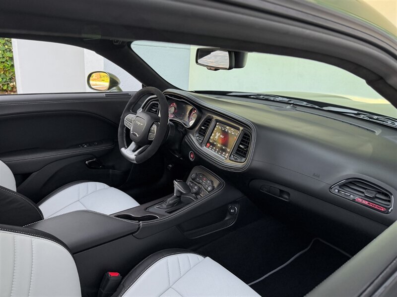 2023 Dodge Challenger SRT Hellcat Redeye Jailbr - Photo 26 - Bonita Springs, FL 34134