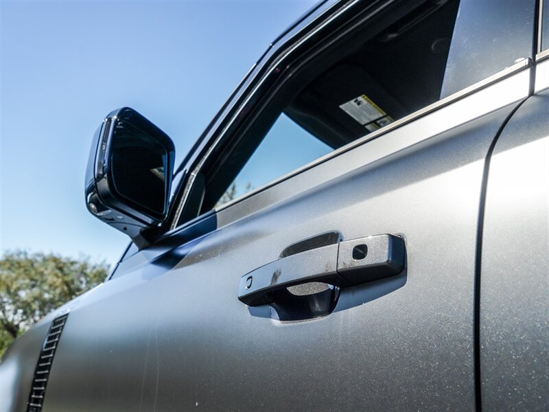 2022 Land Rover Defender 110 Carpathian Editi - Photo 10 - Bonita Springs, FL 34134