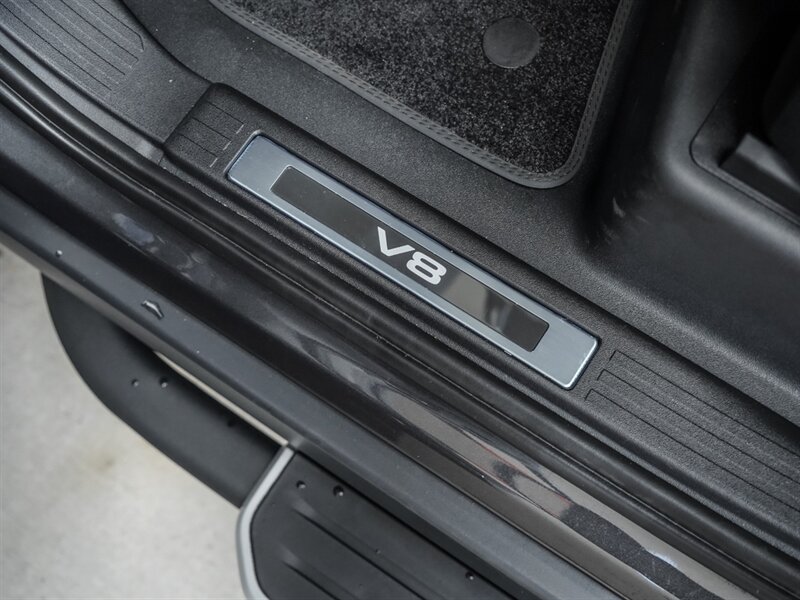 2022 Land Rover Defender 110 Carpathian Editi - Photo 23 - Bonita Springs, FL 34134