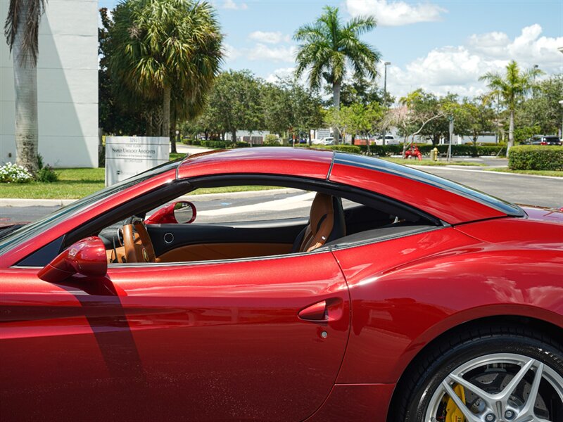 2015 Ferrari California T   - Photo 40 - Bonita Springs, FL 34134