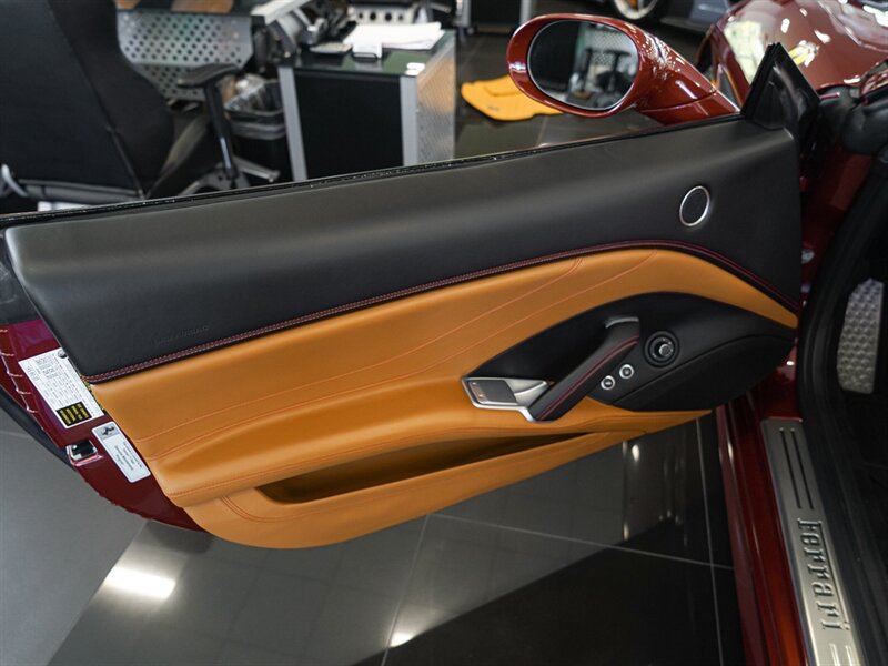 2015 Ferrari California T   - Photo 41 - Bonita Springs, FL 34134