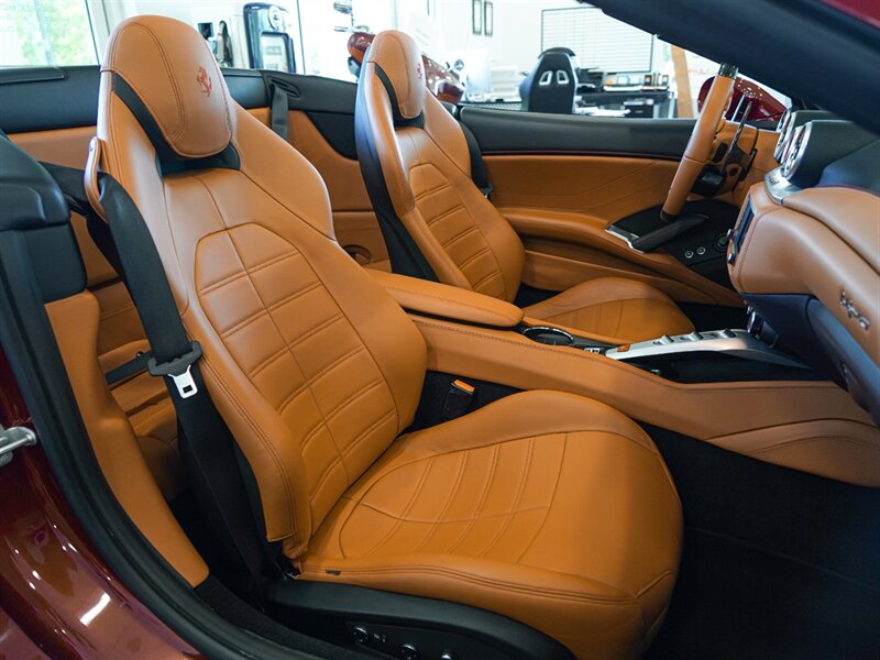 2015 Ferrari California T   - Photo 48 - Bonita Springs, FL 34134