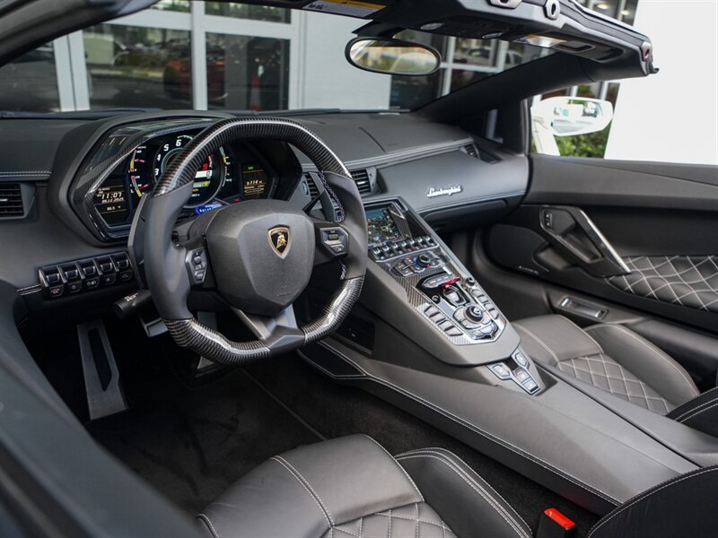 2015 Lamborghini Aventador LP 700-4 - Photo 2 - Bonita Springs, FL 34134