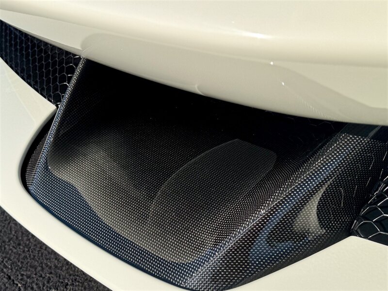 2024 Ferrari SF90 Spider - Photo 8 - Bonita Springs, FL 34134