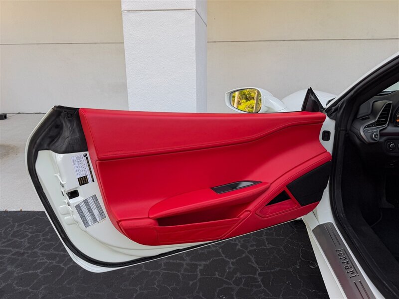 2014 Ferrari 458 Italia   - Photo 24 - Bonita Springs, FL 34134
