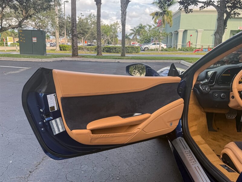 2014 Ferrari 458 Spider   - Photo 24 - Bonita Springs, FL 34134