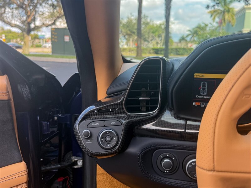 2014 Ferrari 458 Spider   - Photo 19 - Bonita Springs, FL 34134