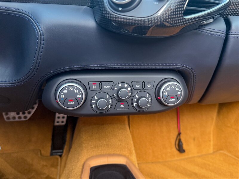 2014 Ferrari 458 Spider   - Photo 15 - Bonita Springs, FL 34134