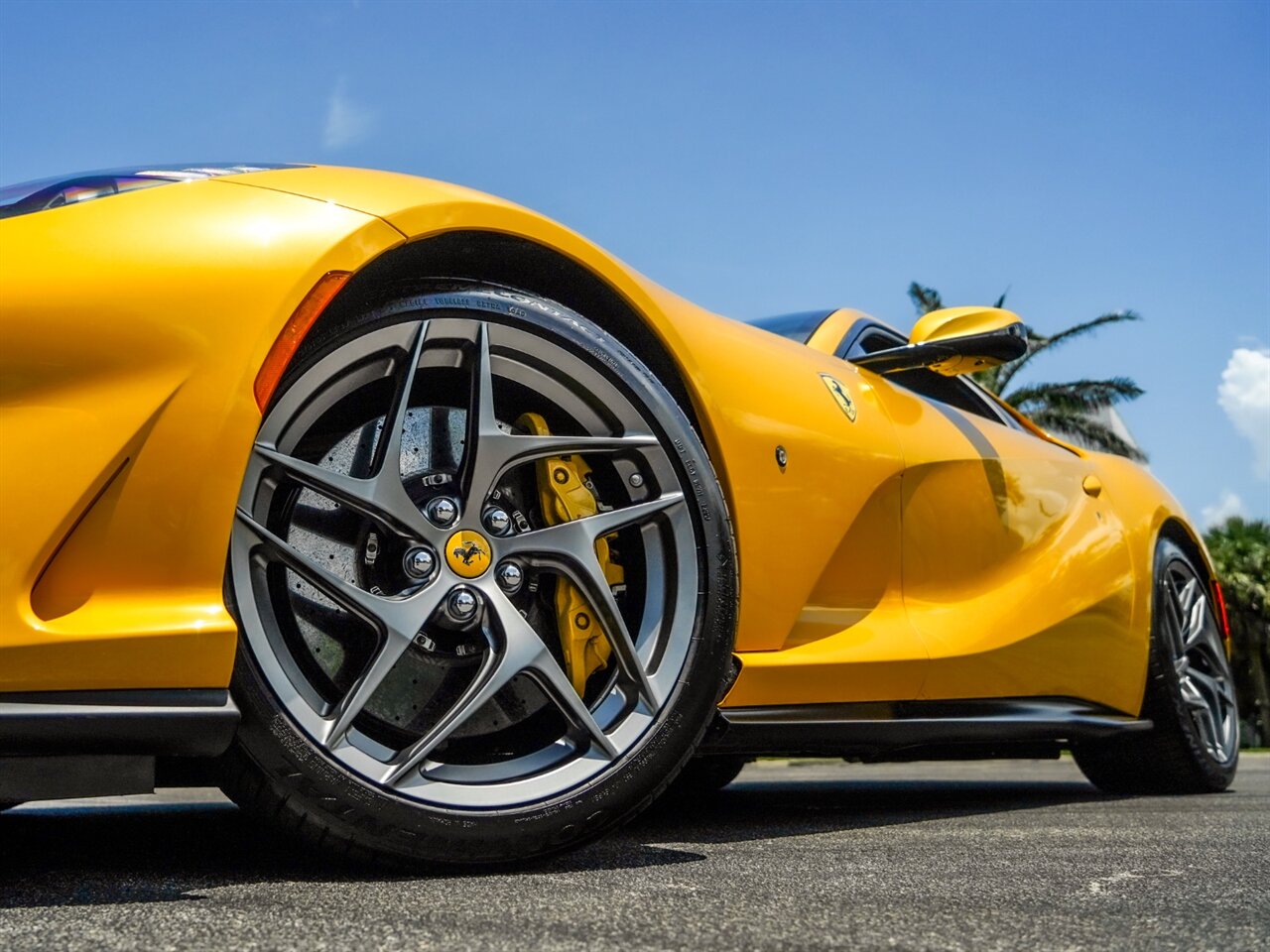 2019 Ferrari 812 Superfast   - Photo 43 - Bonita Springs, FL 34134