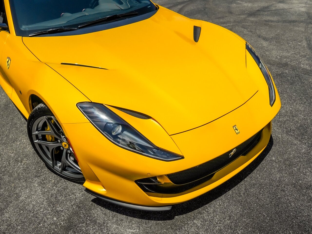 2019 Ferrari 812 Superfast   - Photo 8 - Bonita Springs, FL 34134