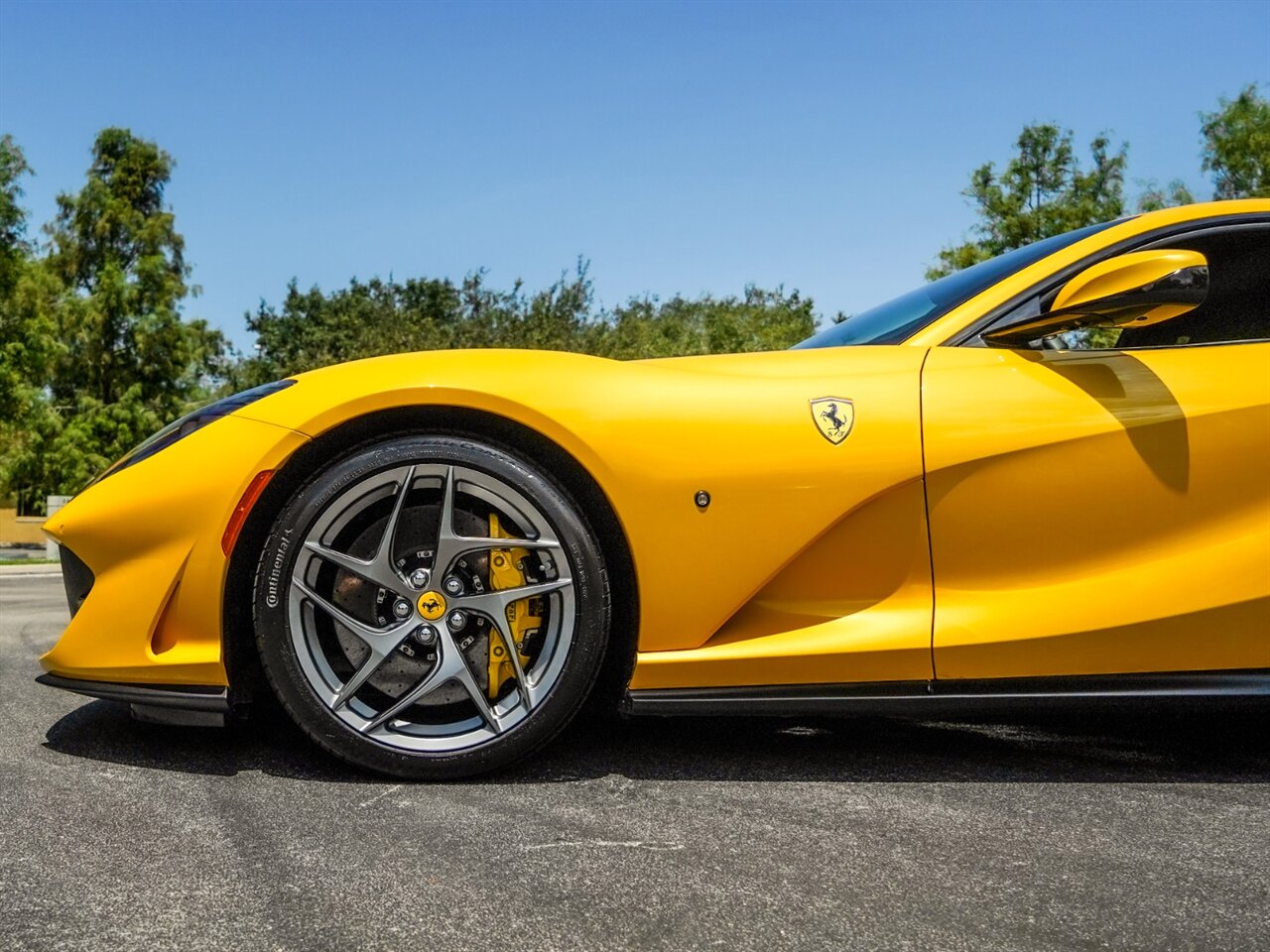 2019 Ferrari 812 Superfast   - Photo 37 - Bonita Springs, FL 34134