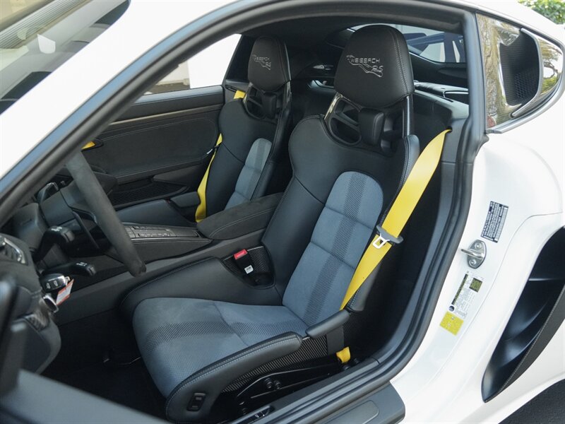 2024 Porsche 718 Cayman GT4 RS - Photo 22 - Bonita Springs, FL 34134