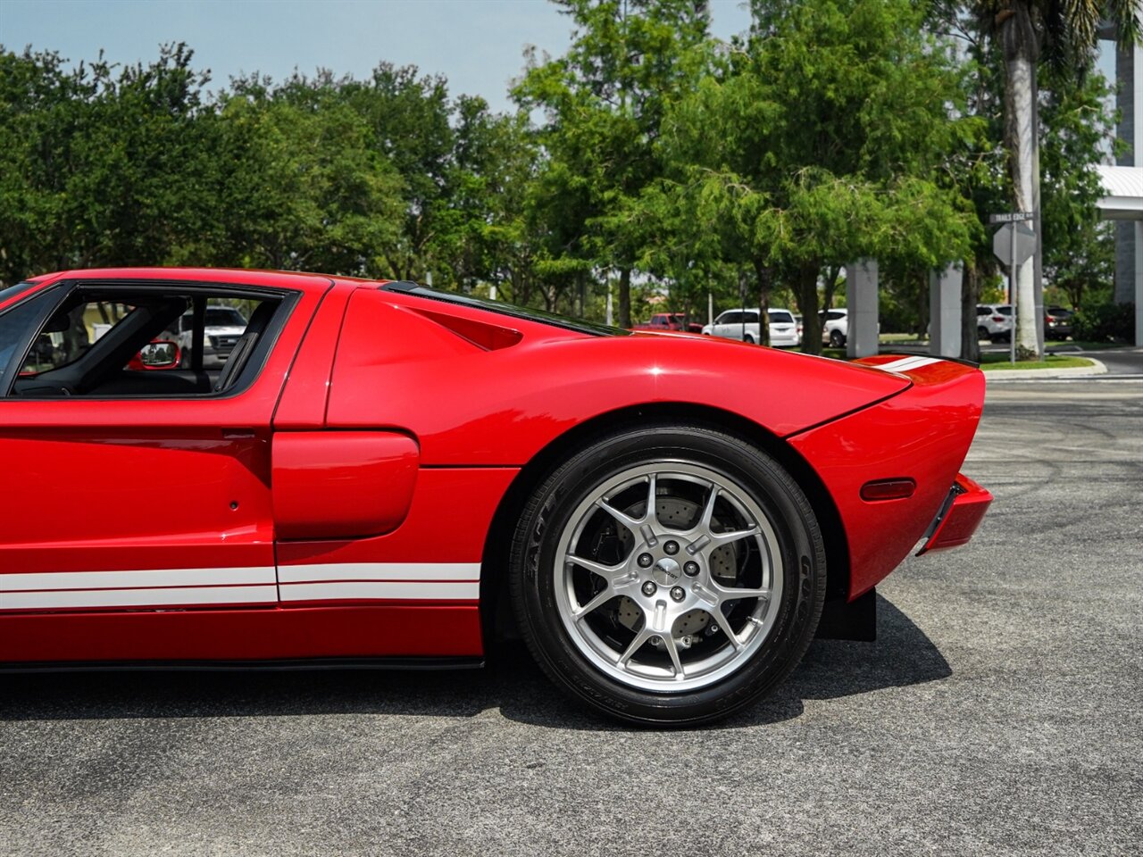 2005 Ford GT   - Photo 49 - Bonita Springs, FL 34134