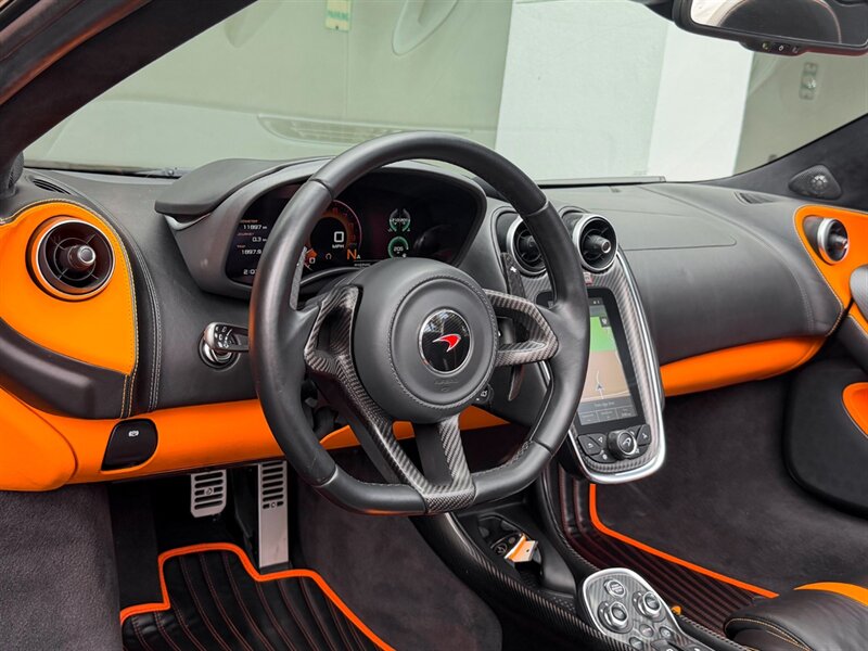 2018 McLaren 570S Spider   - Photo 14 - Bonita Springs, FL 34134