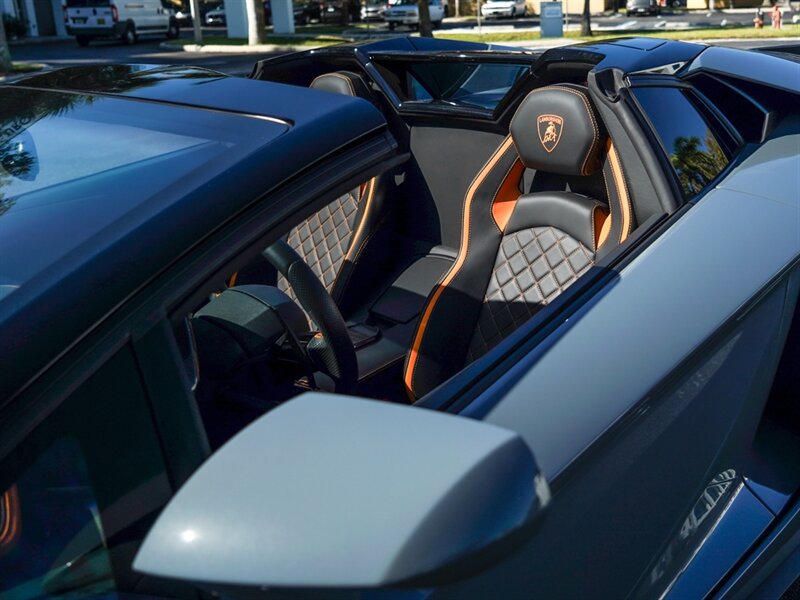 2019 Lamborghini Aventador LP 740-4 S Roadster - Photo 8 - Bonita Springs, FL 34134