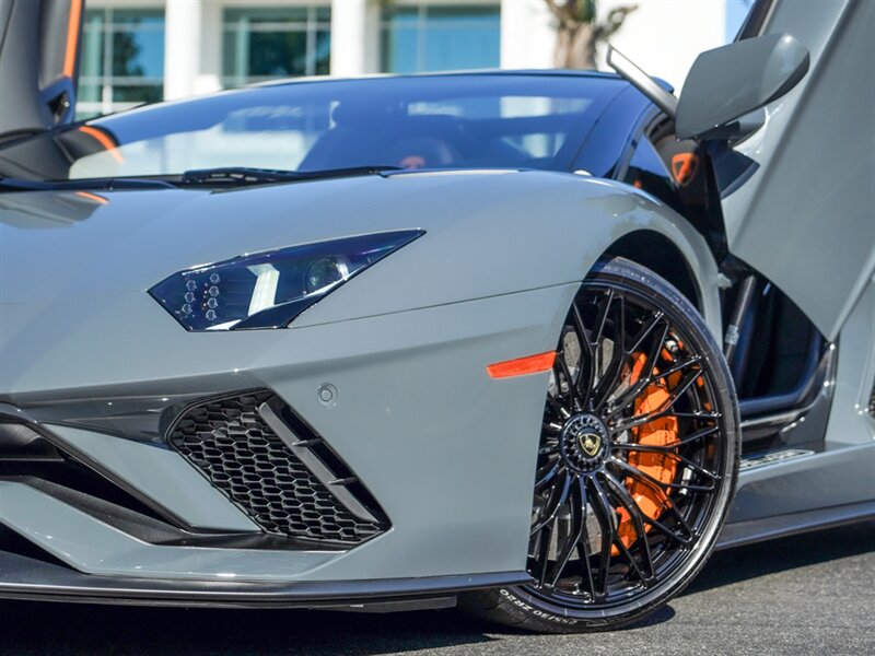 2019 Lamborghini Aventador LP 740-4 S  Roadster - Photo 3 - Bonita Springs, FL 34134