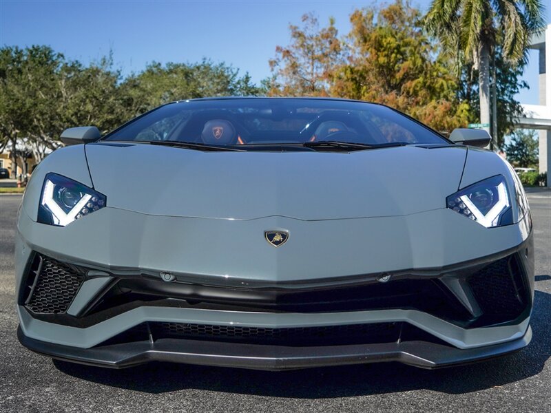 2019 Lamborghini Aventador LP 740-4 S  Roadster - Photo 4 - Bonita Springs, FL 34134