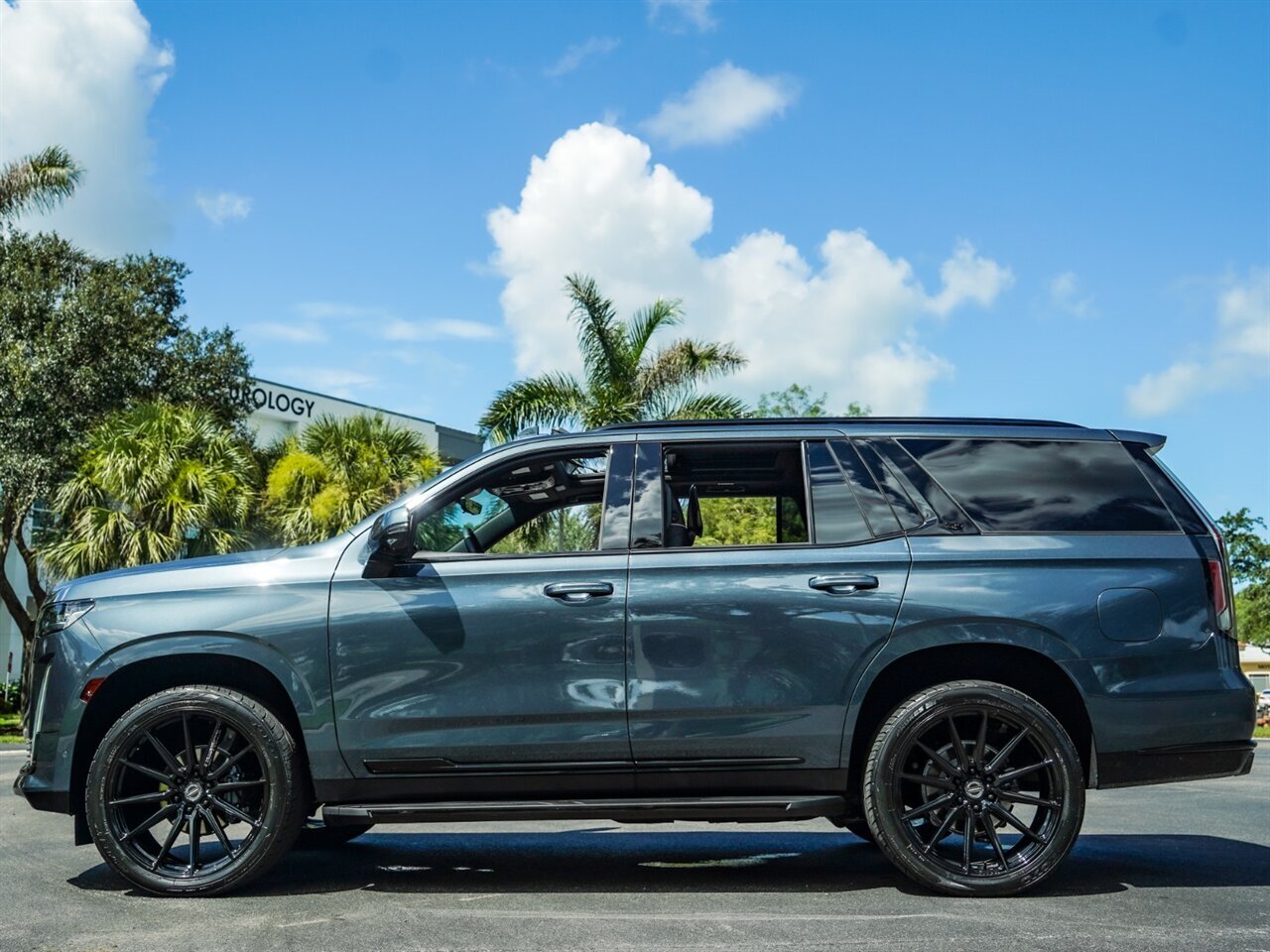 2021 Cadillac Escalade Sport   - Photo 31 - Bonita Springs, FL 34134