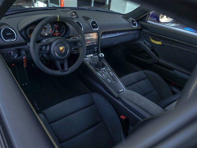 2021 Porsche 718 Cayman GT4   - Photo 2 - Bonita Springs, FL 34134