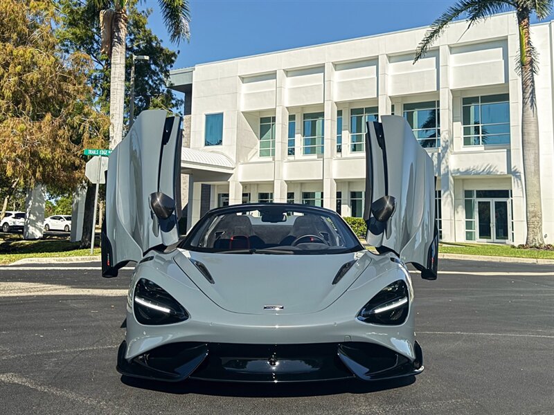 2022 McLaren 765LT Spider   - Photo 9 - Bonita Springs, FL 34134
