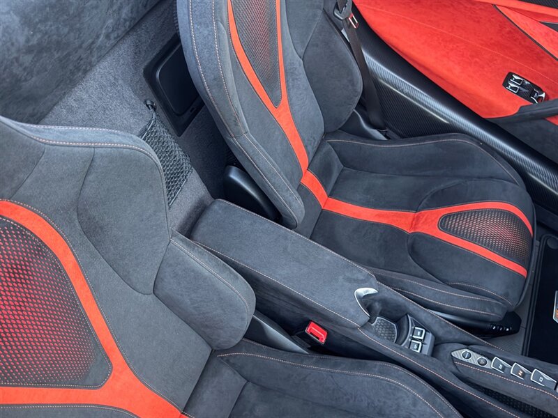 2022 McLaren 765LT Spider   - Photo 36 - Bonita Springs, FL 34134