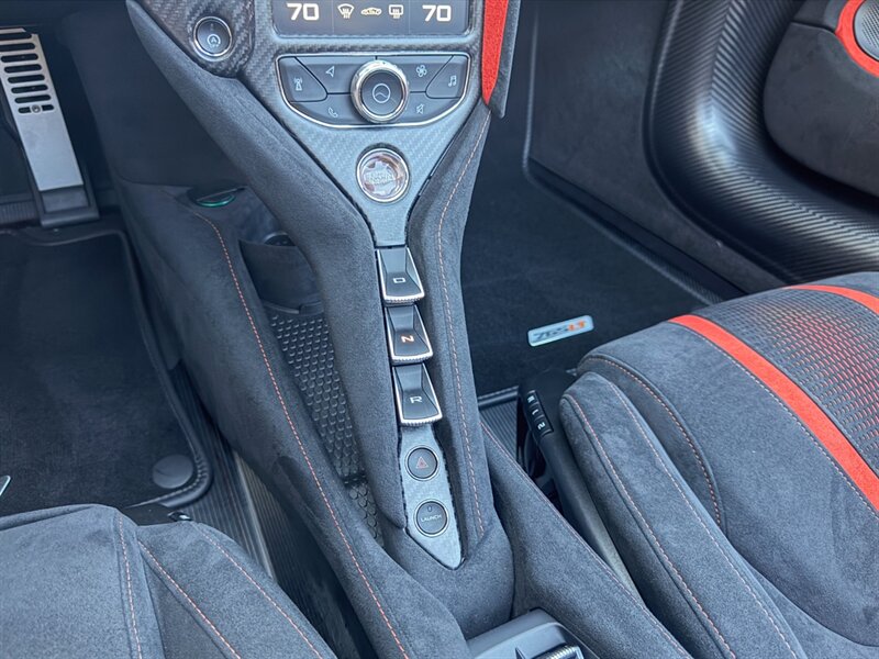 2022 McLaren 765LT Spider   - Photo 23 - Bonita Springs, FL 34134